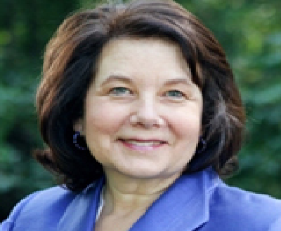 Dr Elizabeth Mumper